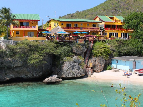 Bahia Apartments & Diving